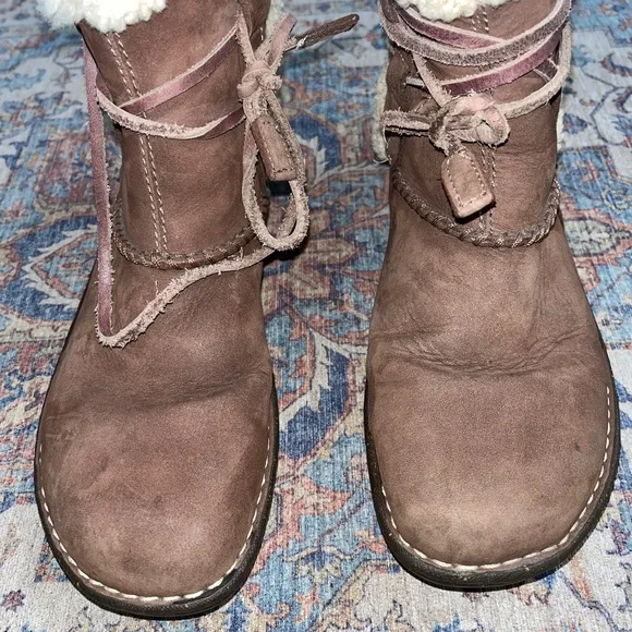 UGG Booties (7), Australia 5587 Brown Suede Leather Sheepskin - Picture 6 of 16